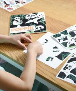 Kreatív, fejlesztő 3 db illusztrált kártya, 105 puzzle matricával - Vadállatok | Poppik miniart