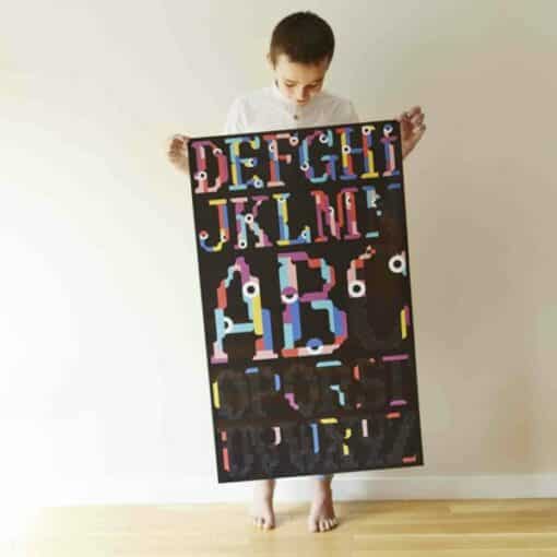 Kreatív, fejlesztő poszter, 1600 matricával – ABC | Poppik