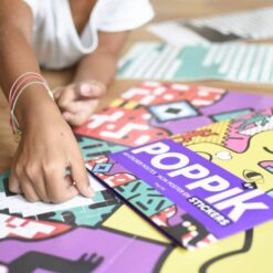Kreatív, fejlesztő poszter, 1600 matricával – Pop Art | Poppik