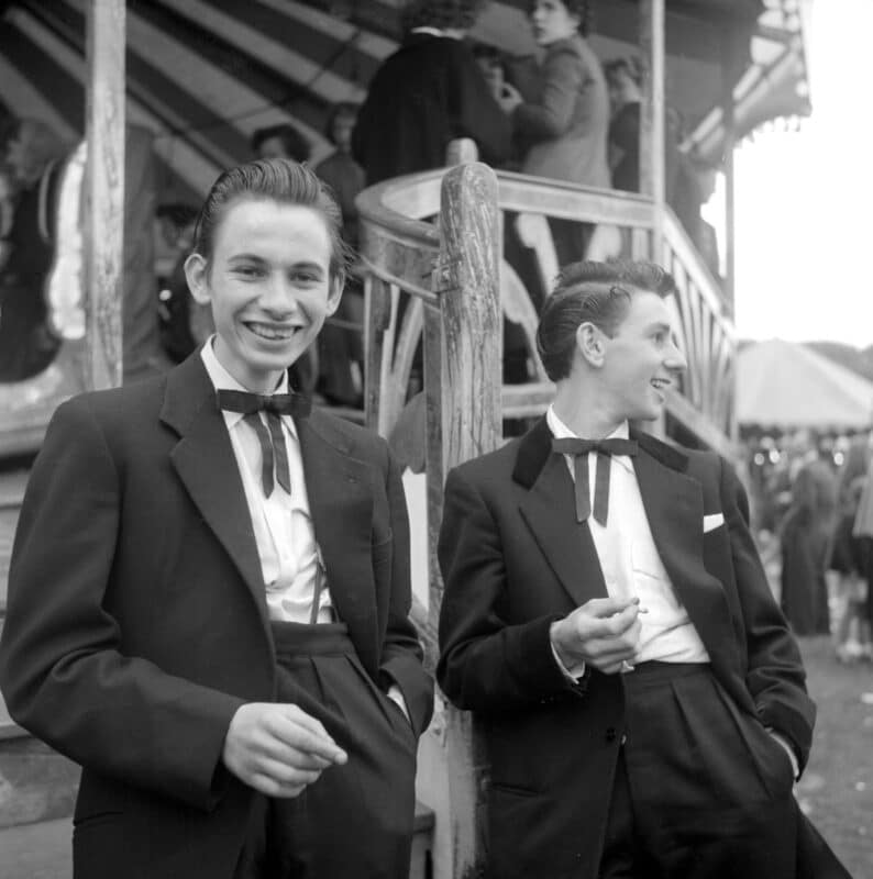 Két névtelen Teddy Boys egy vidámparkban 1955. január © Ken Russell / Topfoto.co.uk