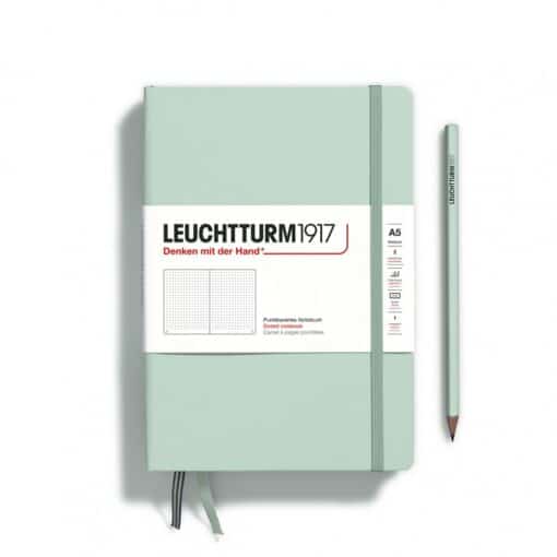 LEUCHTTURM1917 Medium A5 pontozott lapos NOTEBOOK, mint green