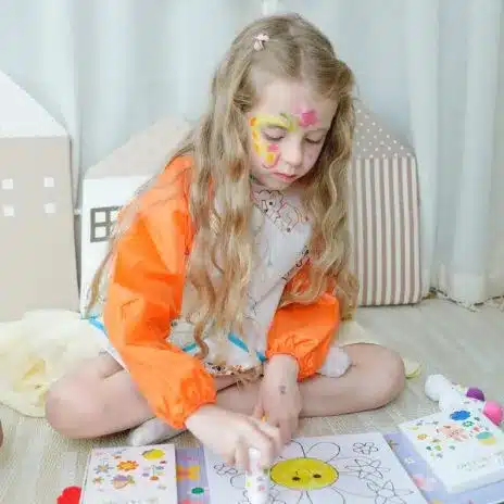 Gyerekkoteny-kreativ-tevekenysegekhez-Haku-Yoka-miniart-3 Gyerekkötény kreatív tevékenységekhez Haku Yoka